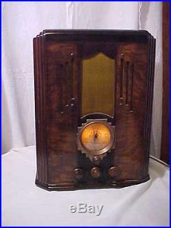 Antique Vintage Zenith Tombstone Wood Tube Radio Model 908