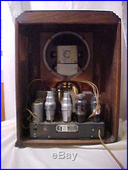 Antique Vintage Zenith Tombstone Wood Tube Radio Model 908