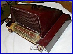 Antique/vintage Philco Bakelite Radio Fantastic Deco Transistor Model 52-548