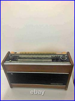 Antique vintage radio. Collectable item. Decorative radio. Home office trinket