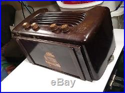 Art Deco Vintage 1948 Philco Model 48-472 Brown AM/FM Table Radio