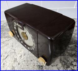 Arvin Small Vintage Bakelite Tube Radio, Ivorine Knobs? Model 450-TL Works