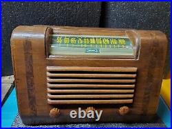 Attractive Vintage 1940's Sonora Tube AM Radio Model RDU-209-229, Works