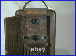 Automatic Tom Thumb vintage tube radio portable 1940's