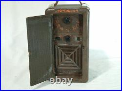 Automatic Tom Thumb vintage tube radio portable 1940's