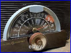 BAKELITE GE RADIO Model 409 GENERAL ELECTRIC ATOMIC VINTAGE 1951 Working