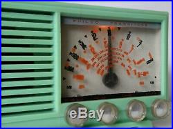 BEAUTIFUL 1960s VINTAGE GREEN PHILCO TRANSITONE MW+SW VALVE TUBE RADIO, WORKS A1