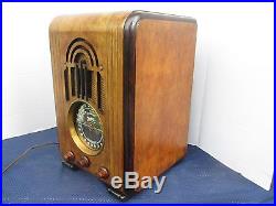 BEAUTIFUL VINTAGE 1938 ZENITH MODEL 5S-228 TOMBSTONE PLAY AND DISPLAY