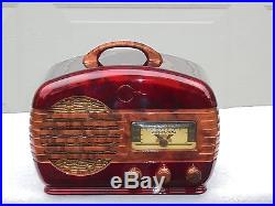 Beautiful Vintage Arvin Bakelite Tube Radio With Swriled Catlin Colors
