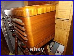 Beautiful Vintage 1838 General Electric Model F-70 AM-SW Tube Radio Powers Up