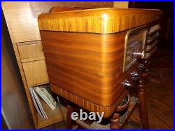 Beautiful Vintage 1838 General Electric Model F-70 AM-SW Tube Radio Powers Up