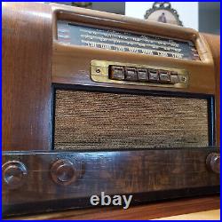 Beautiful Vintage 1941 Philco Radio Model 42-345 Looks and Plays Terrific Beautiful Vintage 1941 Philco Radio Model 42-345 Looks and Plays Terrific