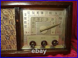 Beautiful Vintage Philco AM/FM Tube Radio model 50-926 1950 EX. CONDITION