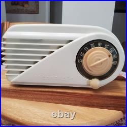 Beautiful Vtg Farnsworth Bullet Art Deco Style Radio GT-051 Looks & Plays EXE