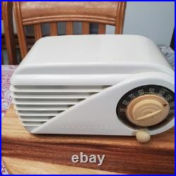 Beautiful Vtg Farnsworth Bullet Art Deco Style Radio GT-051 Looks & Plays EXE