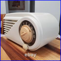 Beautiful Vtg Farnsworth Bullet Art Deco Style Radio GT-051 Looks & Plays EXE