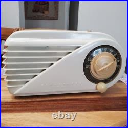 Beautiful Vtg Farnsworth Bullet Art Deco Style Radio GT-051 Looks & Plays EXE