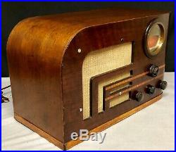 Beautiful, WORKING 1939 Philco Streamlined Vintage Vacuum Tube ART DECO Radio