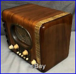 Beautiful, WORKING Zenith'RACETRACK' 1938 Tombstone vintage vacuum tube radio