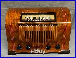 Beautiful, working 1942 Emerson Ingraham vintage vacuum tube radio