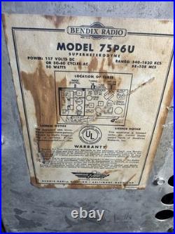 Bendix Bakelite 1949 AM/FM Tube Superheterodyne Radio Model 75P6U Vintage Bendix Bakelite 1949 AM/FM Tube Superheterodyne Radio Model 75P6U Vintage