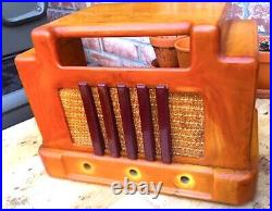 Butterscotch Catalin ADDISON Courthouse Radio Working Vintage