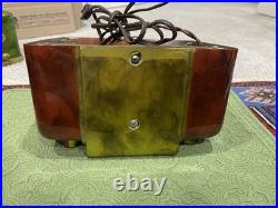 Clarion Vintage Tube Radio, Beautiful Two Tone Green Swirl (catalin like)