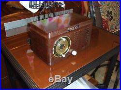 Completely Restored 1953 Vintage GE Model 514 Tube Working AM Clock Radio