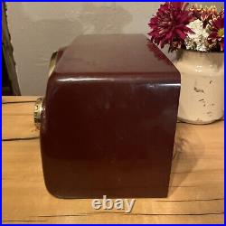 Crosley 10-138 vintage Maroon tabletop tube radio 1950s