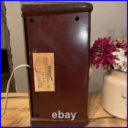 Crosley 10-138 vintage Maroon tabletop tube radio 1950s