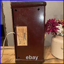 Crosley 10-138 vintage Maroon tabletop tube radio 1950s