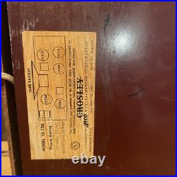 Crosley 10-138 vintage Maroon tabletop tube radio 1950s