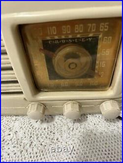 Crosley Bakelite Vintage Tube Radio Model 56TW / powers On But Needs Rewired