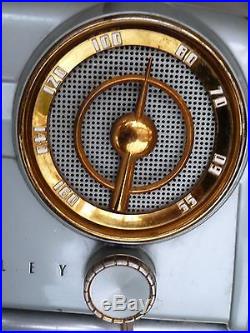 Crosley D-25GN Vintage 1953 Dashboard Clock-Radio