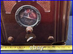 Crosley Tube Wood Tombstone Vintage Radio! Working