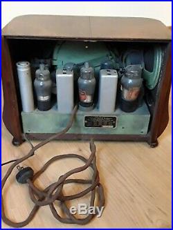 Detrola table top tube radio. Vintage 1930's. Untested