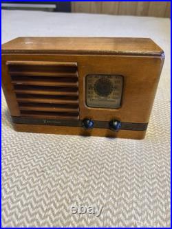 Emerson Ingraham (1940)'s Antique / Vintage AM Tube RadioRARE Emerson Ingraham (1940)'s Antique / Vintage AM Tube RadioRARE