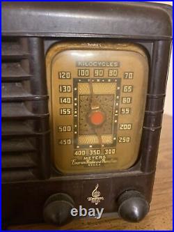 Emerson Vintage Tube Bakelite Antique Radio & Television Kilocycles & Meters