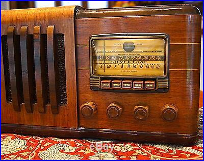 Excellent Old Vintage Silvertone 6424 ArtDeco AM/Short-wave Wood Tube Radio