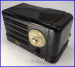 Exceptional Antique Vintage 1949 RCA Baby Nipper Compact Bakelite Tube Radio