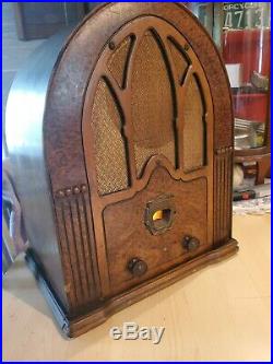 FABULOUS Imperial TOMBSTONE VINTAGE ANTIQUE TUBE RADIO GREAT