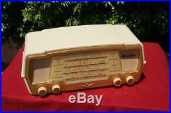 Fantastic Retro Vintage Kriesler 11-71 Ivory & Gold Valve Tube Radio Late 1950's