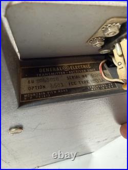GE Vintage 1960's EG48ST8 UHF Mobile Two-Way Tube Radio Transceiver 450-470 MHz