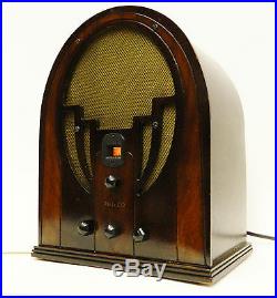 GORGEOUS VINTAGE ANTIQUE 1935 PHILCO MODEL 60 CATHERDAL RADIO AM/SW BAND WORKS