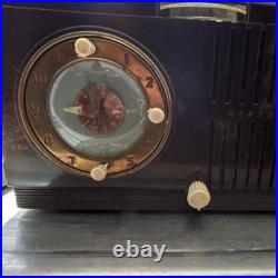 General Electric Vintage Tabletop Tube Radio with Alarm Clock