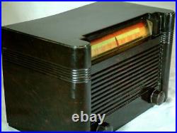 General Electric marbled Bakelite 1950's Vintage tube radio