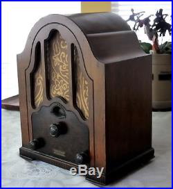 Gilfillan Mini Cathedral Style Tube Radio - Beautiful - 1930s Vintage