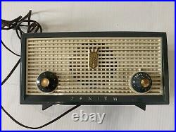 Gray Grey Zenith Model A508 B Vintage 1956 AM Radio