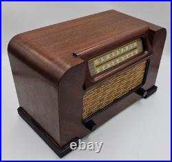 Great Original Condition Philco Model 42-321 Vintage Tube Working AM Radio