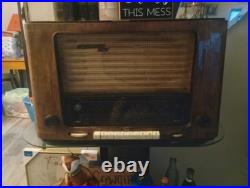 Grundig 4010 Vintage Wooden Tabletop Tube Radio with Push-Button Tuning